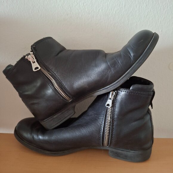 Steve Madden Black Leather Ankle Boots - Women's Size US 7M  EU 37 - Picture 1 of 5